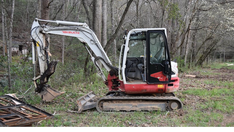 Buncombe County deputies recover more than $300,000 worth of equoipment.